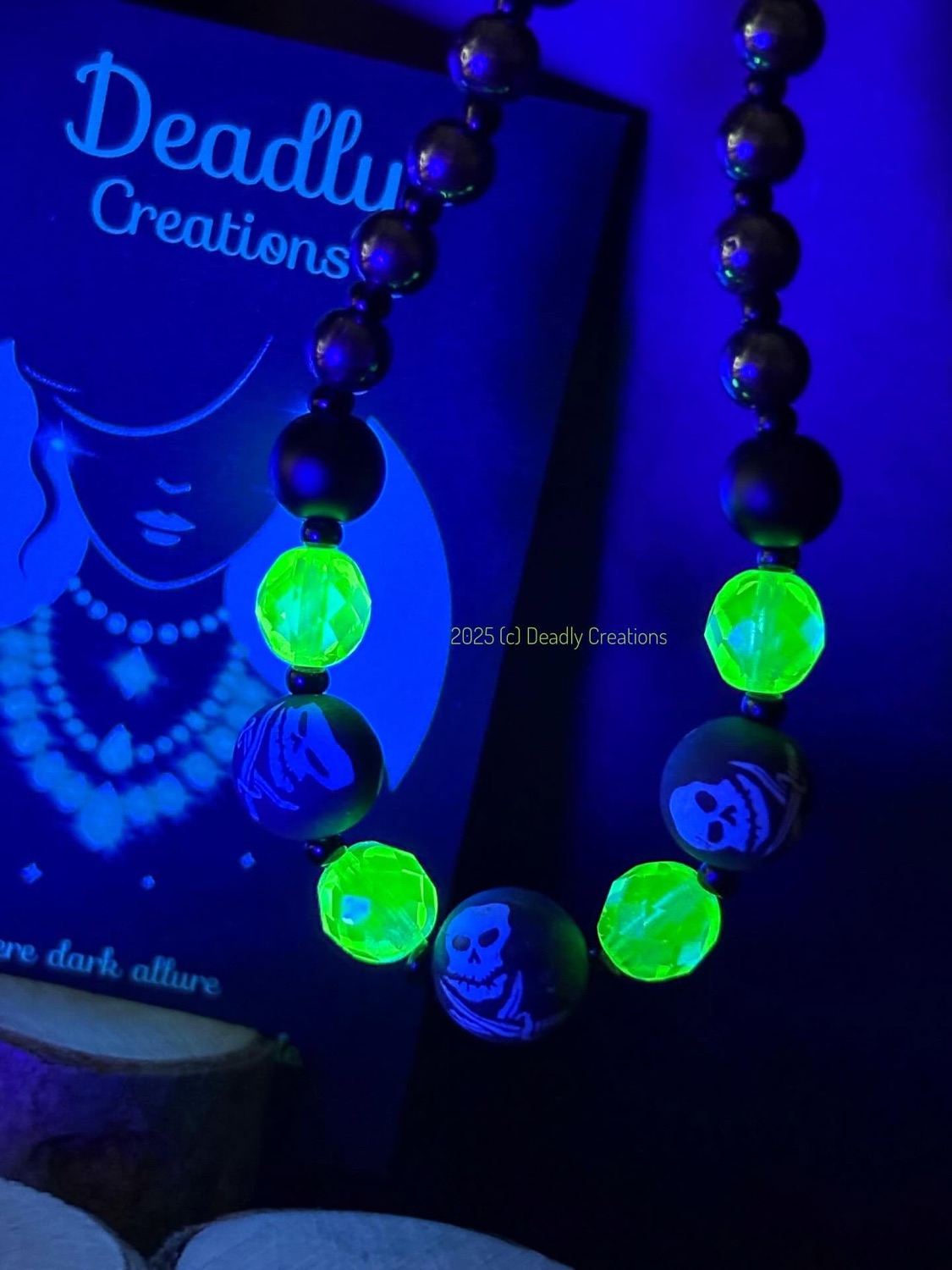 Obsidian skull bracelet with uranium glass beads
